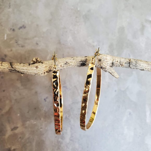 Tahari Gold Hammered Oblong Hoops Hoop Earrings - Picture 10 of 11